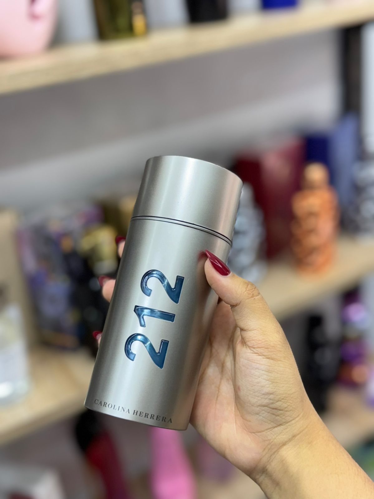 PERFUME 212 MEN NYC